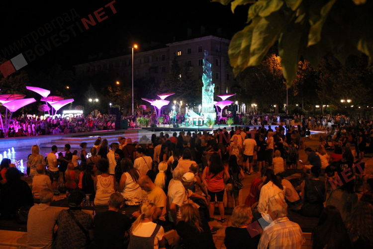 Страхотно парти със Стефан Илчев препълни центъра на Димитровград - гаф пощури публиката