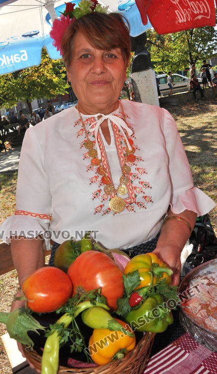 Представиха варен булгур, смигдал и сталевско масло на кулинарната благотворителна изложба с автентични рецепти