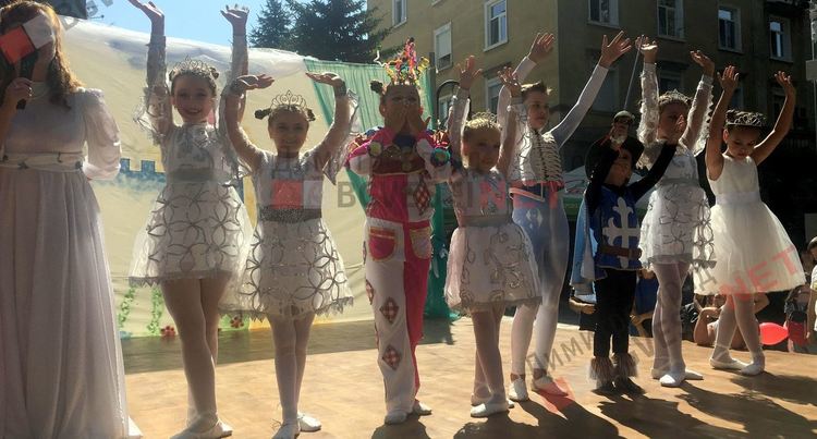 Вълшебна приказка, работилници и торта за малчуганите на Димитровград