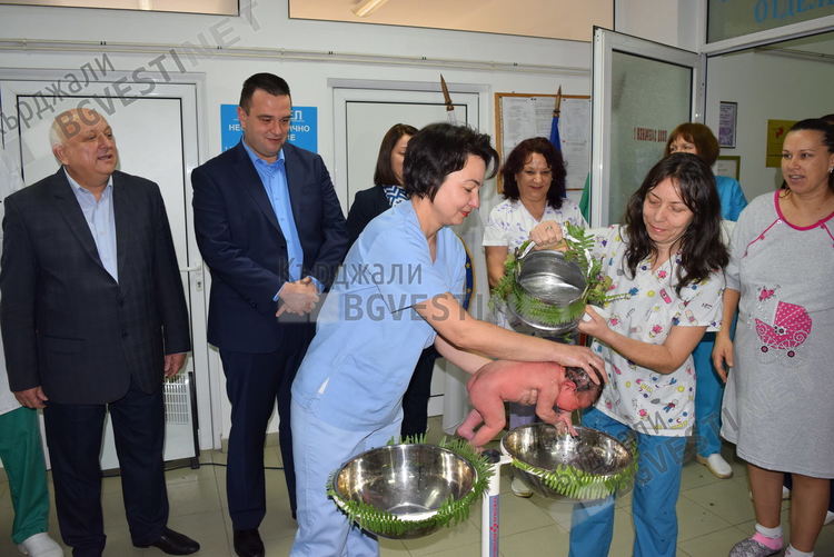 Полицейски синдикат в Кърджали дарява техника за 8 500 лева на родилното