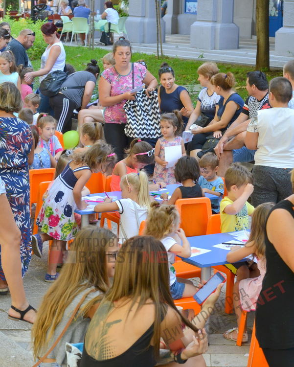 Вълшебна приказка, работилници и торта за малчуганите на Димитровград