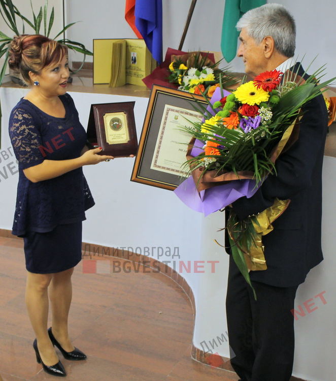  Тържествена сесия на ОбС - чуждестранни делегати, местни парламентаристи и новият почетен гражданин на Димитровград 