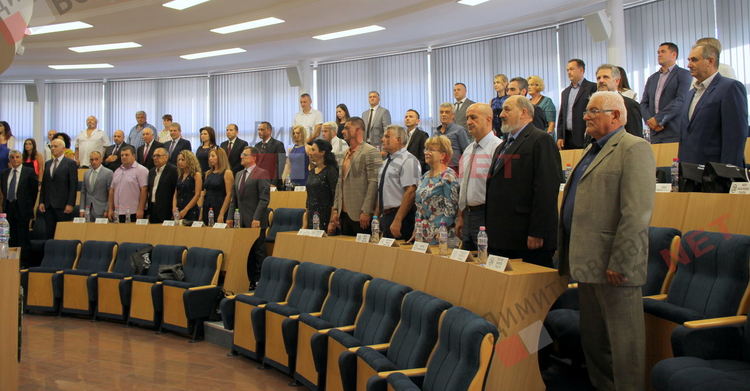  Тържествена сесия на ОбС - чуждестранни делегати, местни парламентаристи и новият почетен гражданин на Димитровград 