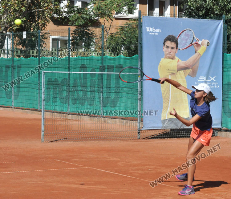 10 хасковски тенисисти спорят за трофея в Държавния турнир на "Юнак"