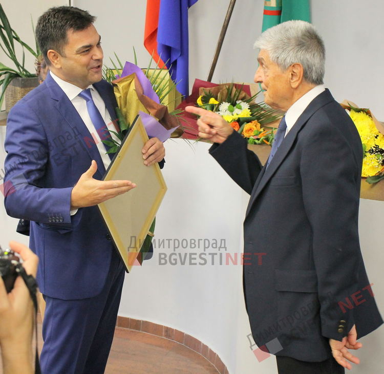  Тържествена сесия на ОбС - чуждестранни делегати, местни парламентаристи и новият почетен гражданин на Димитровград 