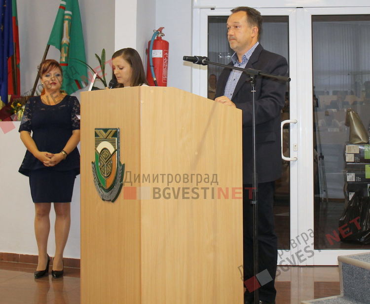  Тържествена сесия на ОбС - чуждестранни делегати, местни парламентаристи и новият почетен гражданин на Димитровград 