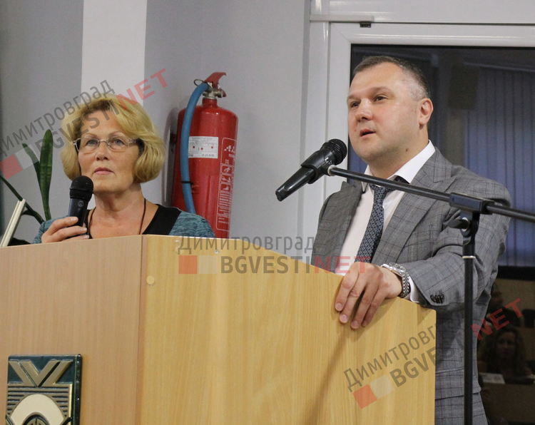  Тържествена сесия на ОбС - чуждестранни делегати, местни парламентаристи и новият почетен гражданин на Димитровград 