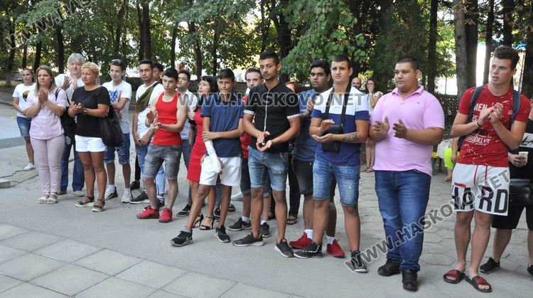 С водосвет и народна музика откриха учебната година в Спортното