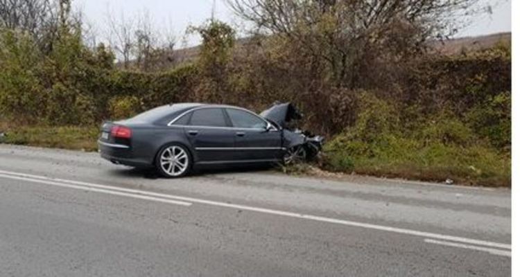 Наркопласьор бяга от проверка при КПП "Чилик" и катастрофира, други двама се блъскат без да ги гонят