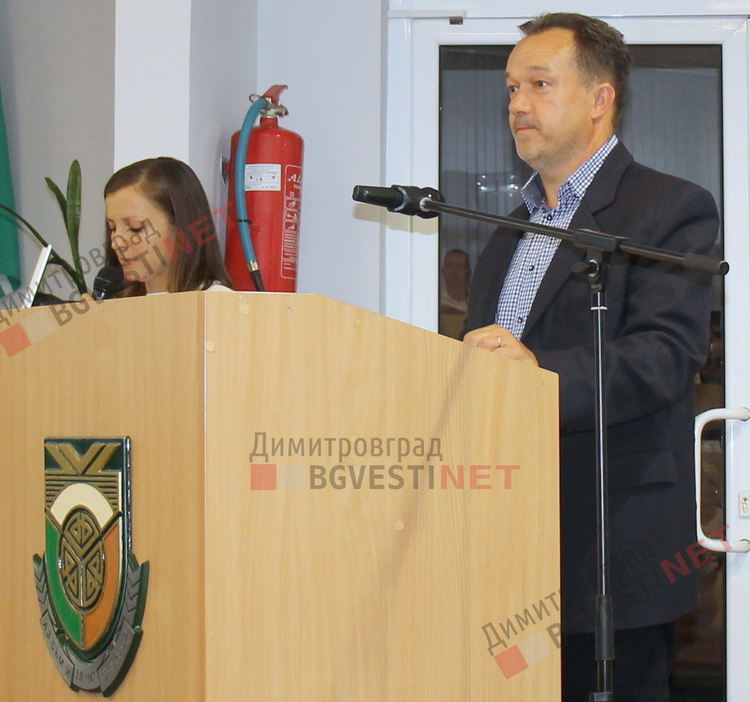 Тържествена сесия на ОбС - чуждестранни делегати, местни парламентаристи и новият почетен гражданин на Димитровград