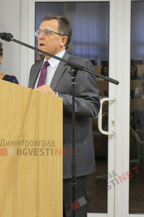  Тържествена сесия на ОбС - чуждестранни делегати, местни парламентаристи и новият почетен гражданин на Димитровград 