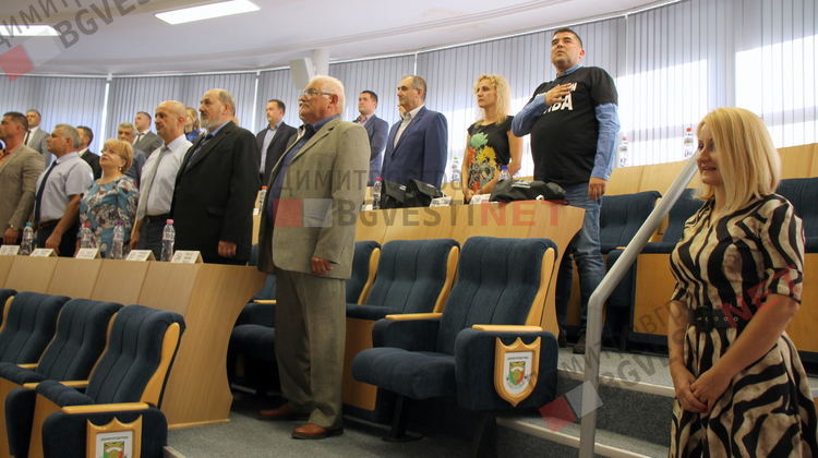 Тържествена сесия на ОбС - чуждестранни делегати, местни парламентаристи и новият почетен гражданин на Димитровград