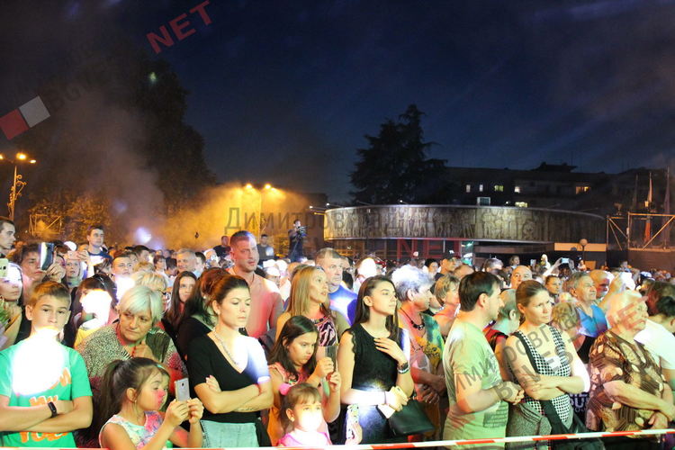 Димитровград отпразнува с уникално шоу 72-рата си годишнина