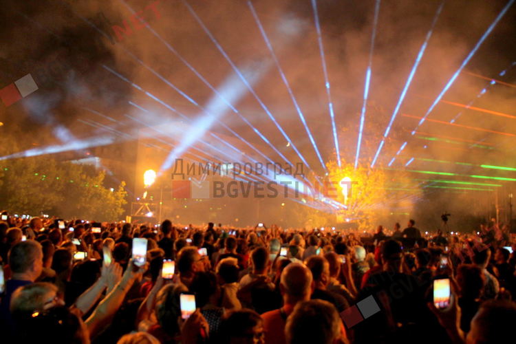 Димитровград отпразнува с уникално шоу 72-рата си годишнина