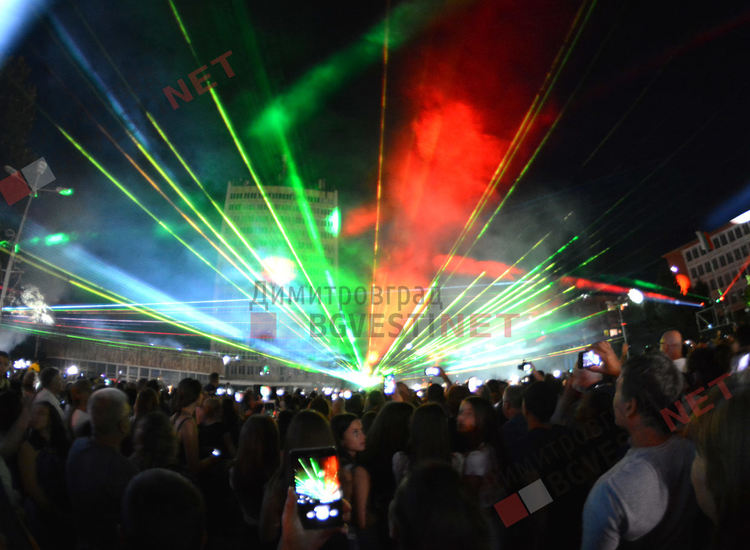 Димитровград отпразнува с уникално шоу 72-рата си годишнина