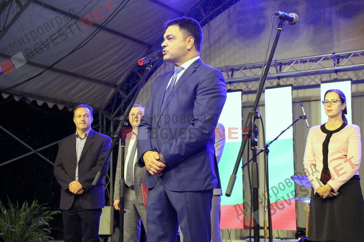 Димитровград отпразнува с уникално шоу 72-рата си годишнина