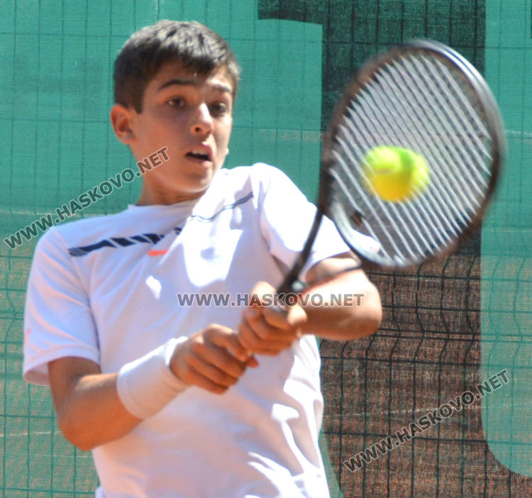 Адриано Дженев