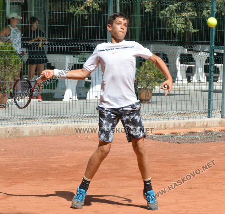 Адриано Дженев се класира на полуфинала на Държавния турнир по тенис в Хасково 