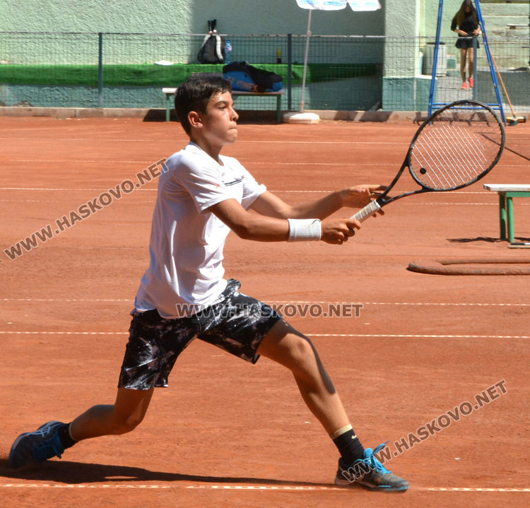 Адриано Дженев се класира на полуфинала на Държавния турнир по тенис в Хасково 