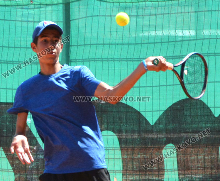 Адриано Дженев се класира на полуфинала на Държавния турнир по тенис в Хасково 