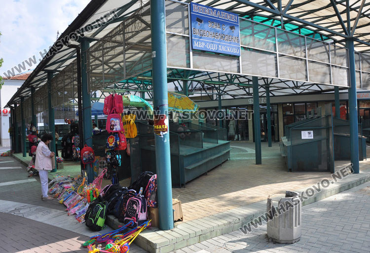 Хасковлии: Вандали и психично болни трошат бетонните кошове за боклук