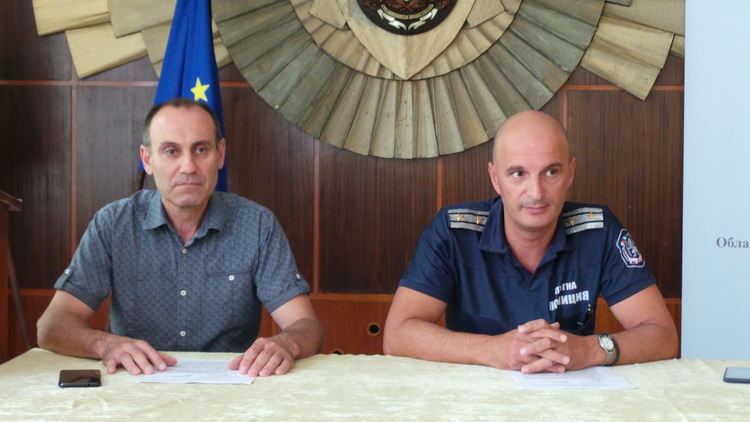 Засилени мерки и полицейското присъствие през почивните дни