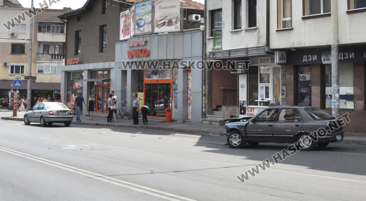 Пежо се разби в Хюндай до ДНА