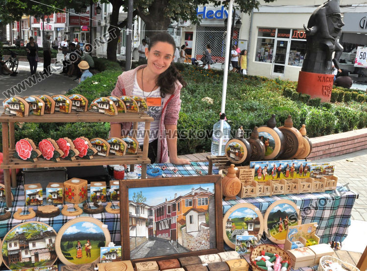28 занаятчии показват произведенията си в Хасково