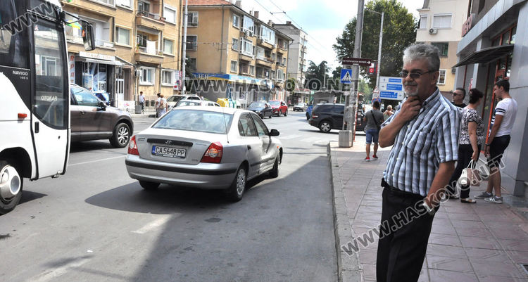 Пежо се разби в Хюндай до ДНА