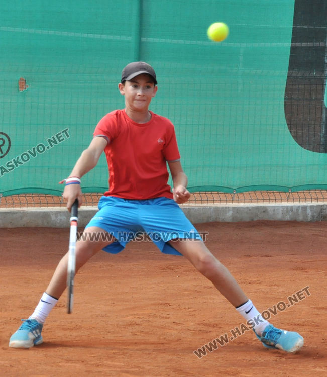 Адриано Дженев спечели титлата на Държавния турнир по тенис в Хасково