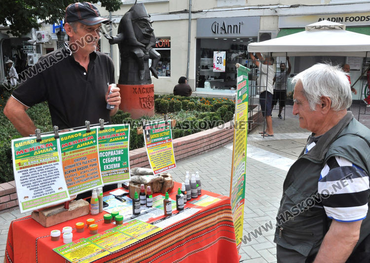 28 занаятчии показват произведенията си в Хасково