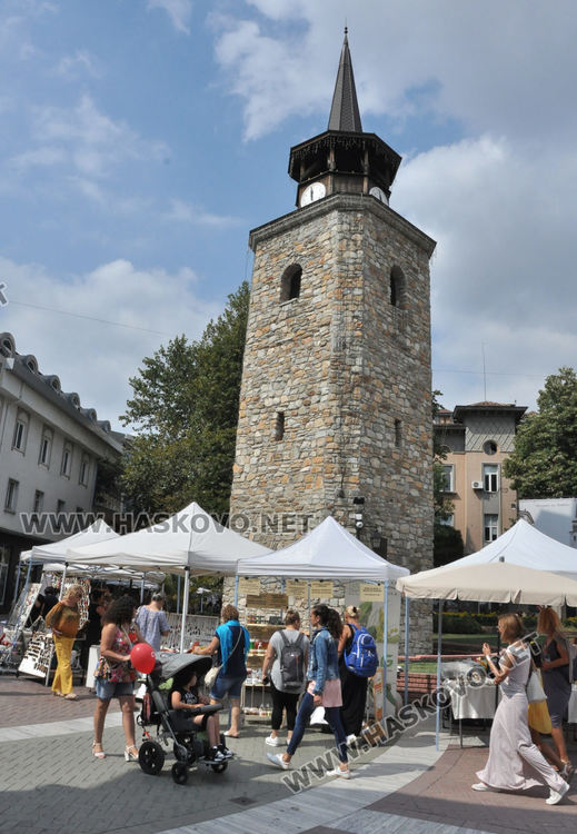 28 занаятчии показват произведенията си в Хасково