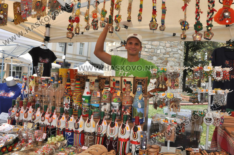 28 занаятчии показват произведенията си в Хасково