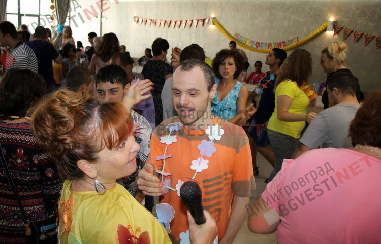 С празник Дневен център за деца с увреждания отбеляза 15 години грижи за децата