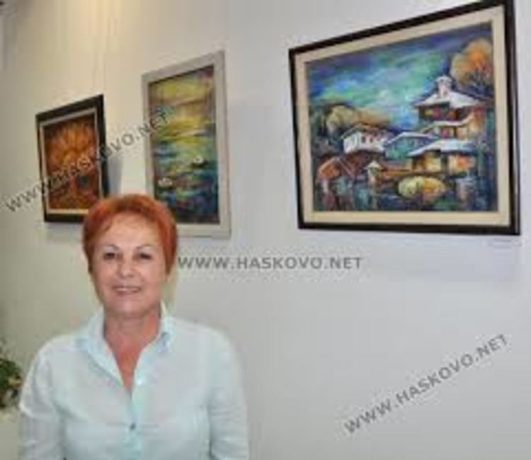 Тоска Запрянова излага платна в Чирпан