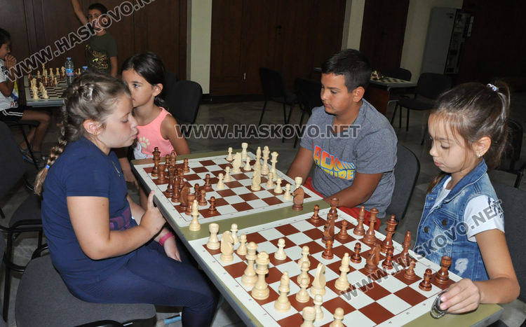 5-годишният Игор Делчев с отлично представяне и бронз на шахматния турнир в Хасково
