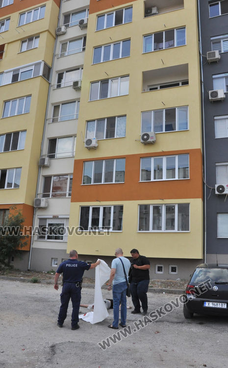 22-годишен скочи от 8-мия етаж на блок на булевард „В. Левски“