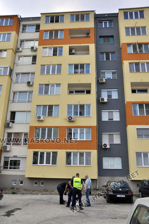 22-годишен скочи от 8-мия етаж на блок на булевард „В. Левски“