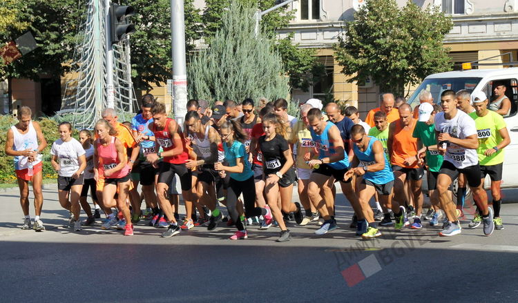 48 маратонци хукнаха от Димитровград към Хасково