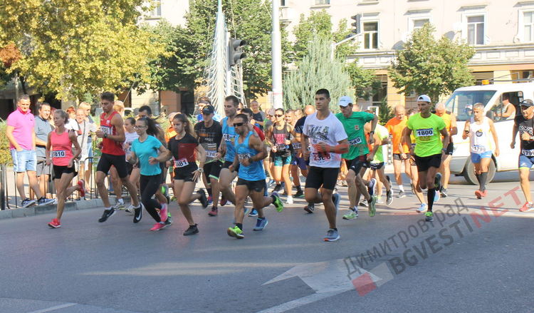 48 маратонци хукнаха от Димитровград към Хасково