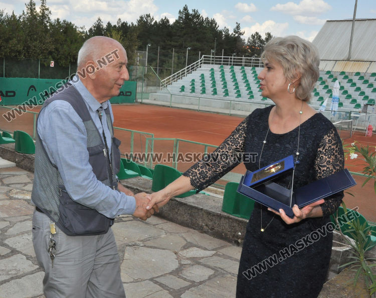 “Почетен знак на Хасково” и грамоти за тенисисти и деятели