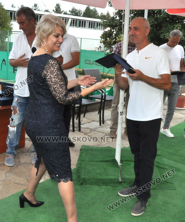 “Почетен знак на Хасково” и грамоти за тенисисти и деятели