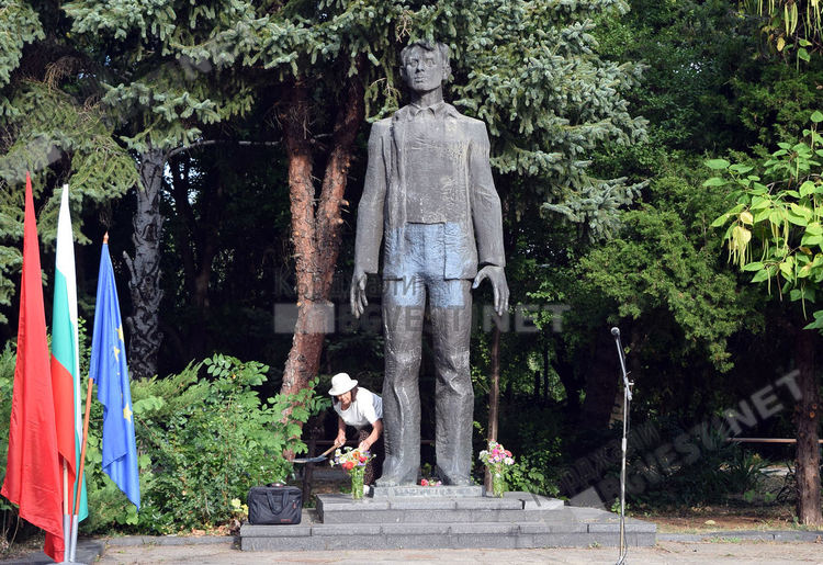 Социалистите в Кърджали ще отбележат Девети септември пред паметника на Малчика