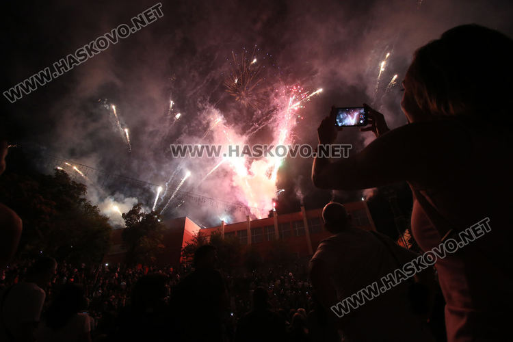 Хиляди аплодираха Васил Найденов в Деня на Хасково /видео/
