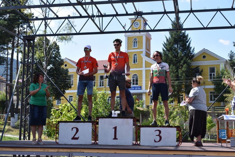 Чепеларе беше домакин на уникално състезание по планинско бягане и колоездене