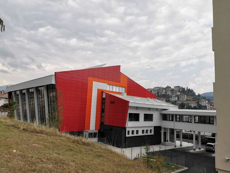 Новата Спортна зала към ПМГ отваря врати за учебната година