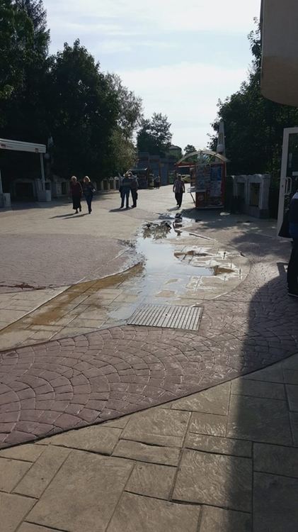 Вода заблати пешеходната зона в Стария център на Смолян  