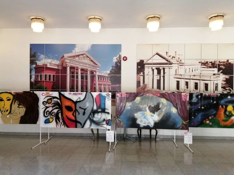 Театърът помага на деца художници