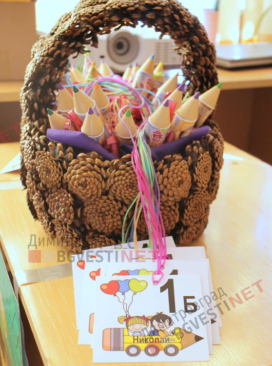 За над 100 първолаци трескаво се подготвят в ОУ "Пенчо Славейков"