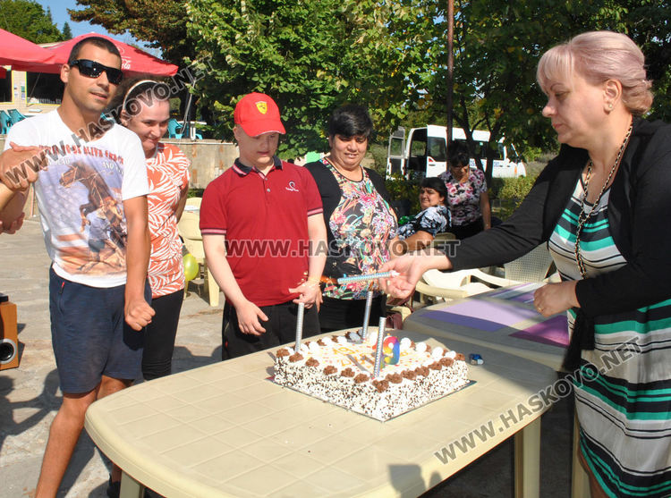 Център "Марина" отбеляза 19 -години от създаването си с парти на открито